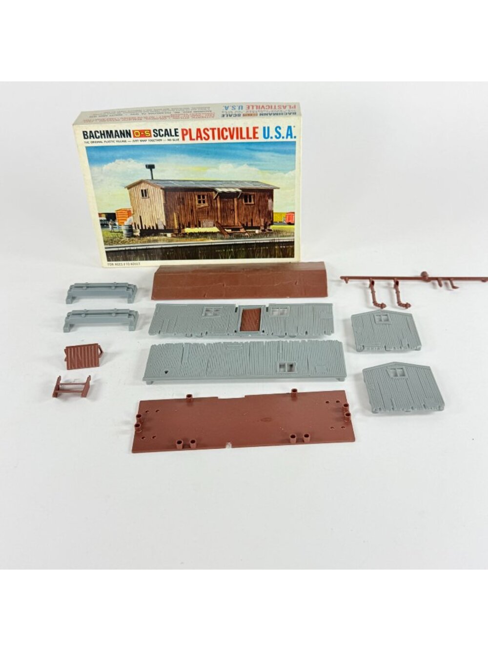 Bachmann Plasticville O/S Scale Trackside Shanty Snap-Together Model Kit